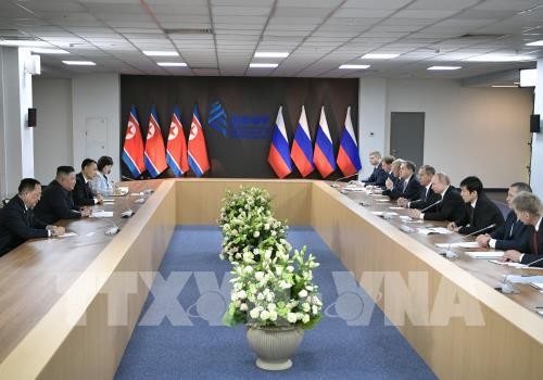 Sommet de Vladivostok : Kim Jong-un salue des pourparlers substantiels avec la Russie