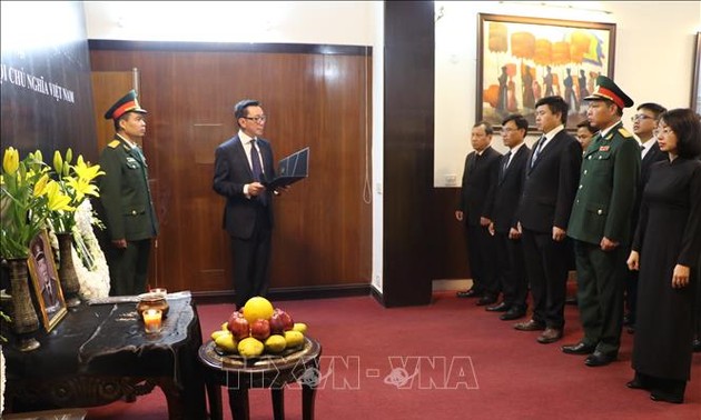 Hommage à l’ancien président Lê Duc Anh à l’étranger