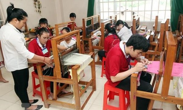 Le Vietnam s’engage à observer les droits des personnes handicapées