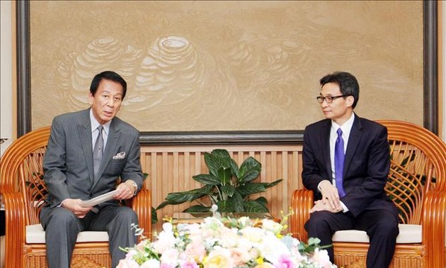 Vu Duc Dam reçoit l’ambassadeur spécial Vietnam-Japon