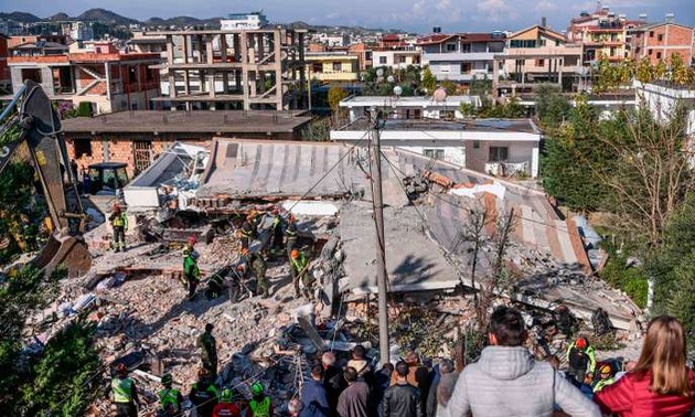 Séisme en Albanie: 49 morts, des milliers de déplacés