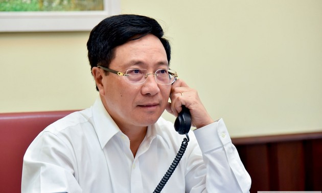 Conversation téléphonique entre Pham Binh Minh et Kang Kyung-wha