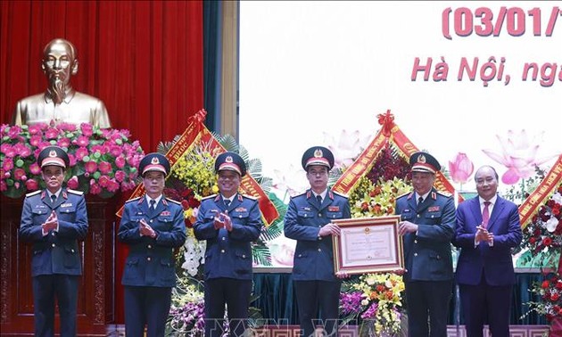 Nguyên Xuân Phuc à la Journée traditionnelle de l’Académie de la Défense