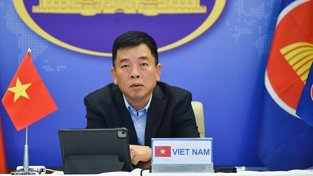 Le Vietnam à la visioconférence des hauts officiels du Sommet de l'Asie de l'Est