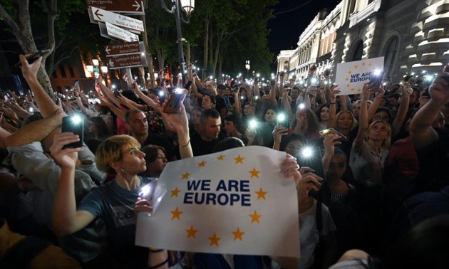 Géorgie: des milliers de manifestants dans la rue pour demander l’adhésion à l’Union européenne