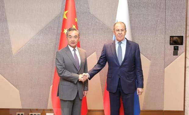 Le ministre des AE chinois rencontre son homologue russe en Ouzbékistan