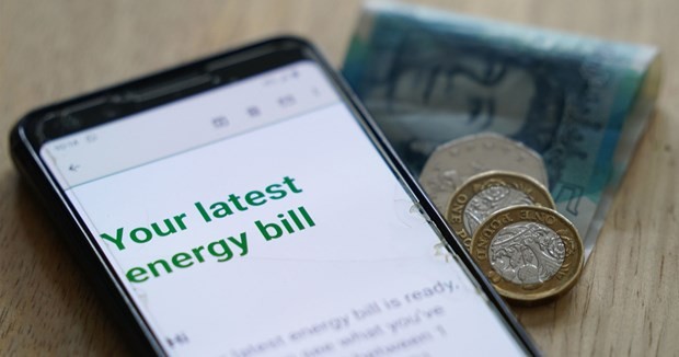 Royaume-Uni: bond du prix de l'énergie, le plafond tarifaire relevé de 80% 