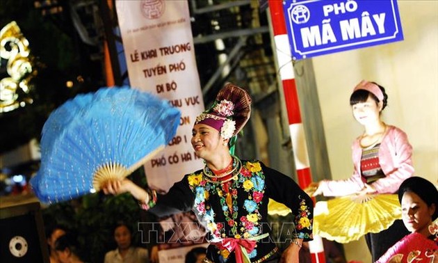 Comment la ville de Hanoï développe-t-elle ses industries culturelles? 