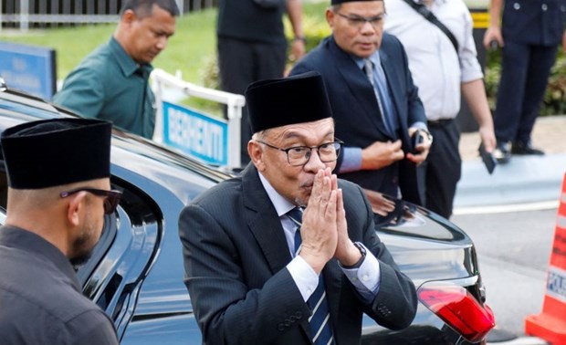 En Malaisie, le leader de l'opposition, Anwar Ibrahim, nommé Premier ministre