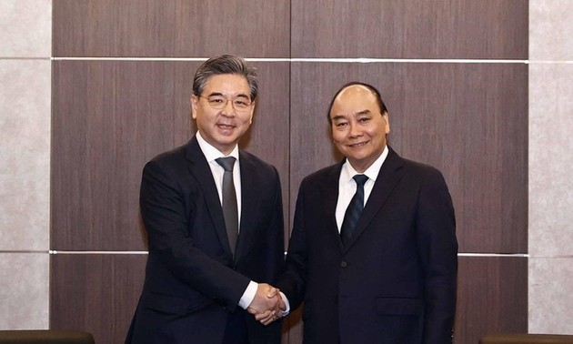 Nguyên Xuân Phuc rencontre des dirigeants de grands groupes sud-coréens