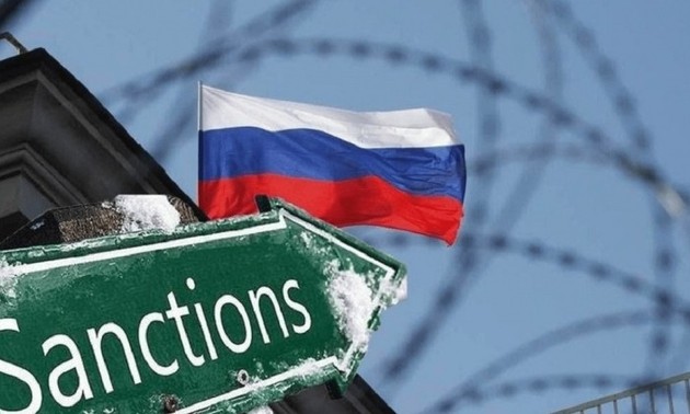 Ukraine: Bruxelles veut ajouter l'armée russe et trois banques à sa liste noire