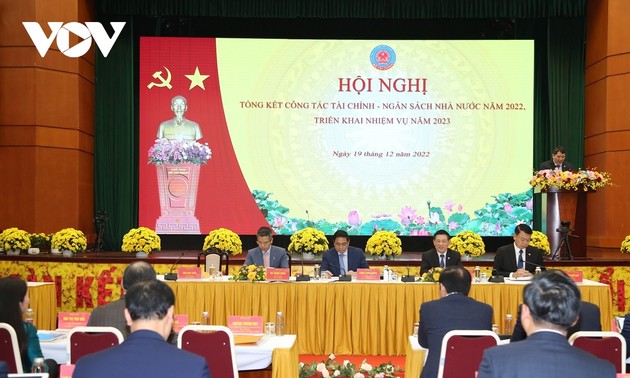 Pham Minh Chinh dresse le bilan budgétaire de 2022