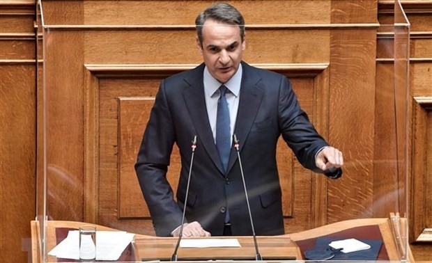 Grèce: le gouvernement conservateur surmonte une motion de censure