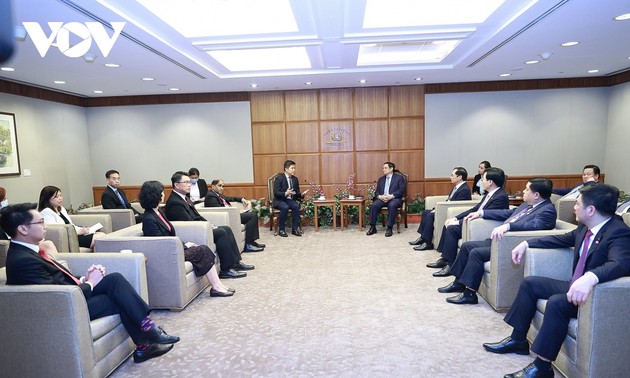 Entrevue entre Pham Minh Chinh et le président du Parlement de Singapour