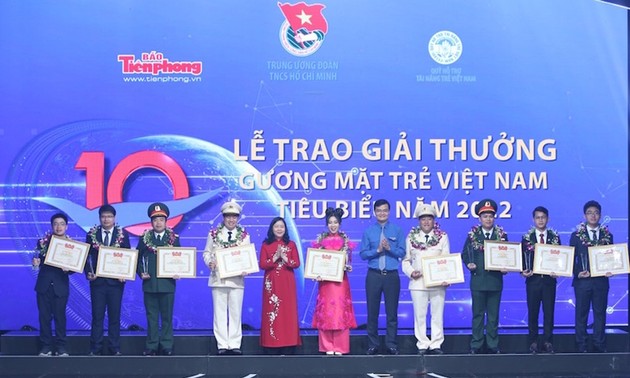 Mise à l’honneur des figures emblématiques de la jeunesse vietnamienne de 2022