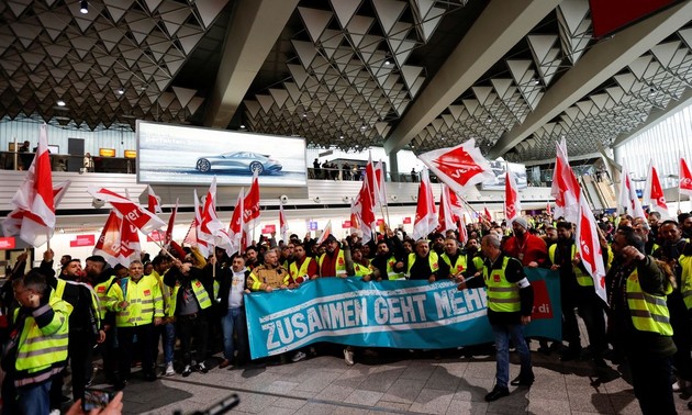Grève en Allemagne: annulation de tous les vols depuis l'aéroport de Berlin lundi