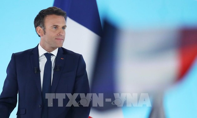 Le président français s'engage à promouvoir le dialogue social 