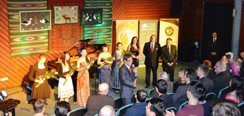 Tài năng âm nhạc Lê Thu Quỳnh tham gia hòa nhạc quốc tế Sô- panh ở xứ sở bò tót