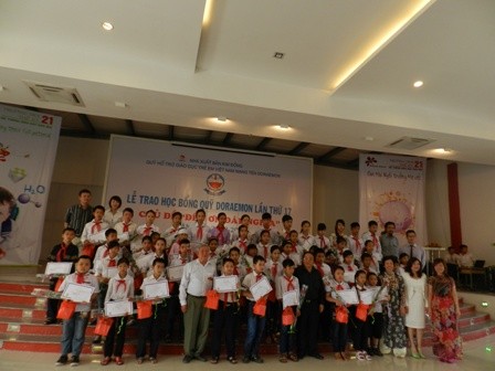 550 trẻ em Việt Nam được nhận học bổng Doraemon trước thềm năm học mới
