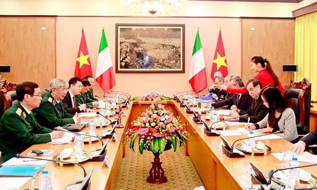 Lần đầu tiên đối thoại chính sách quốc phòng Việt Nam- Italy