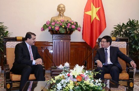 Phó Thủ tướng Phạm Bình Minh tiếp Trợ lý Bộ trưởng Ngoại giao Qatar