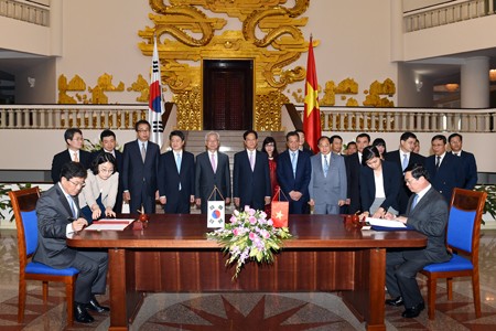 Việt Nam và Hàn Quốc ký Hiệp định thương mại tự do