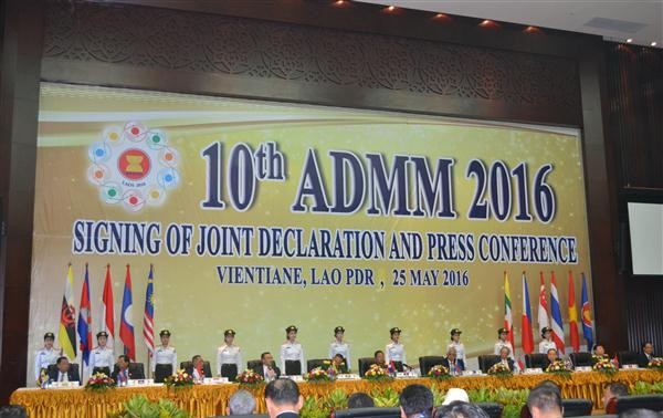Bộ trưởng Quốc phòng ASEAN tái khẳng định tự do hàng hải ở Biển Đông