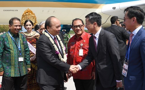 Thủ tướng Nguyễn Xuân Phúc đến Bali, Indonesia, bắt đầu Cuộc gặp các nhà lãnh đạo ASEAN