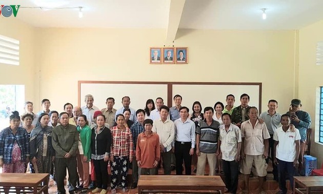 Khai giảng lớp bổ túc thí điểm cho người gốc Việt tại Campuchia