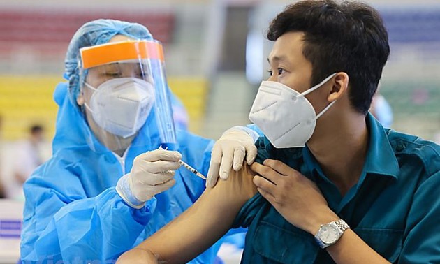 Bộ Y tế đề nghị Thành phố Hồ Chí Minh và các tỉnh Long An, Đồng Nai, Bình Dương tăng tốc tiêm vaccine COVID-19