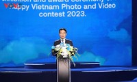 Acara Penyampaian Penghargaan Kontes Foto dan Video dengan Tema HAM di Vietnam