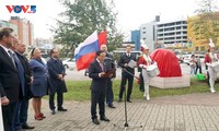 В Петербурге установили закладной камень на месте будущего памятника президенту Хо Ши Мину