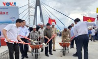 PM Pham Minh Chinh Hadiri Upacara Penghubungan Jembatan My Thuan 2