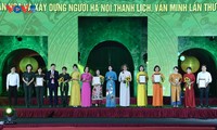 문명의 하노이 시민 및 문화 발전 언론상 시상