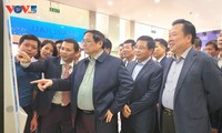 팜 민 찐 총리, 2024년 베트남 철도 공사의 임무 전개 회의 참석