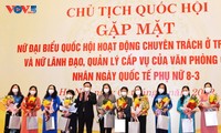 Ketua MN Vuong Dinh Hue: Anggota Perempuan Berikan Sumbangsih yang Positif dalam Inovasi Kegiatan MN