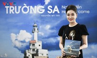 Hoa hậu Nguyễn Thị Huyền “đá thêm hiệp phụ”