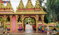 チャビン省のロンチュオン寺の訪れ
