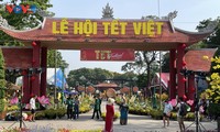Sitten und Bräuche zum Neujahrsfest werden beim vietnamesischen Tetfest in Ho-Chi-Minh-Stadt dargestellt