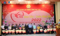Program “Hari Raya Tet yang Familier  – Musim Semi yang Aman Tenteram” di Provinsi Phu Yen