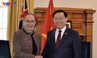 Ketua MN Vuong Dinh Hue Menerima Pemimpin Komisi Hubungan Luar Negeri, Partai Nasional, Kementerian Pendidikan Selandia Baru
