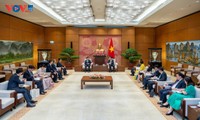 Ketua MN Vietnam, Vuong Dinh Hue Menerima Mantan Ketua Parlemen Republik Korea