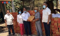 Nỗ lực hỗ trợ cộng đồng người gốc Việt tại Campuchia đang thực hiện cách ly phòng dịch COVID-19