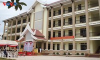 Việt Nam cấp 1.100 suất học bổng cho sinh viên và cán bộ Lào