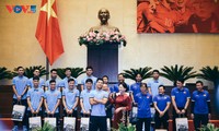 U23 Việt Nam được chào đón nồng nhiệt tại Phòng họp Diên Hồng - Nhà Quốc hội VN
