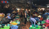 Hải sản tươi rói ở chợ Hạ Long