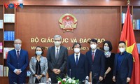 Renforcer la coopération éducative entre le Vietnam et les partenaires internationaux