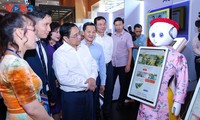 Премьер-министр Фам Минь Тинь принял участие в мероприятии «Цифровая трансформация банковского дела»