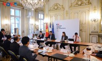 Việt Nam - Pháp tăng cường hợp tác trong lĩnh vực giao thông vận tải