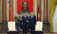 President To Lam hosts Chinese Party, State delegation